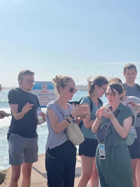 Colombo: Tastiest Local Food Tour by Tuk-Tuk Meals Included - Guides, driving, and the private format