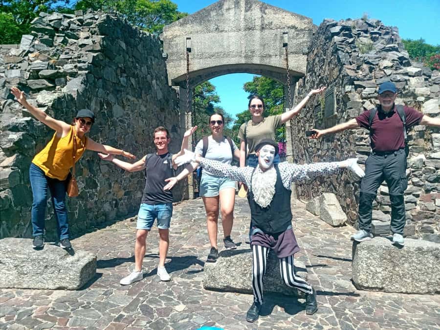 Colonia del Sacramento:Best Walking Tour (Historic Old Town) - Portón de Campo and the first look at the walls