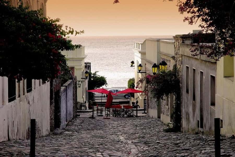 Colonia del Sacramento: Small-Group Day Trip - Basilica del Santísimo Sacramento and Plaza Mayor