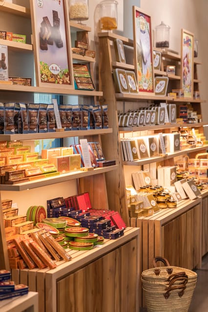 Confiserie du Roy René: gourmet guided tour of the calisson museum - February brings a small guessing game