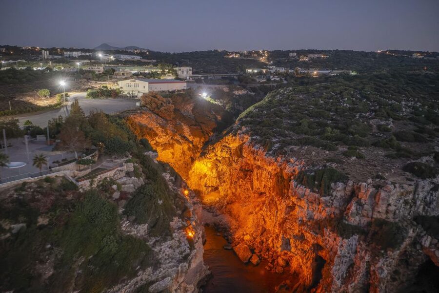 Crete: Unique Wine & Food Experience Inside a Cretan Gorge - Food and wine in the gorge