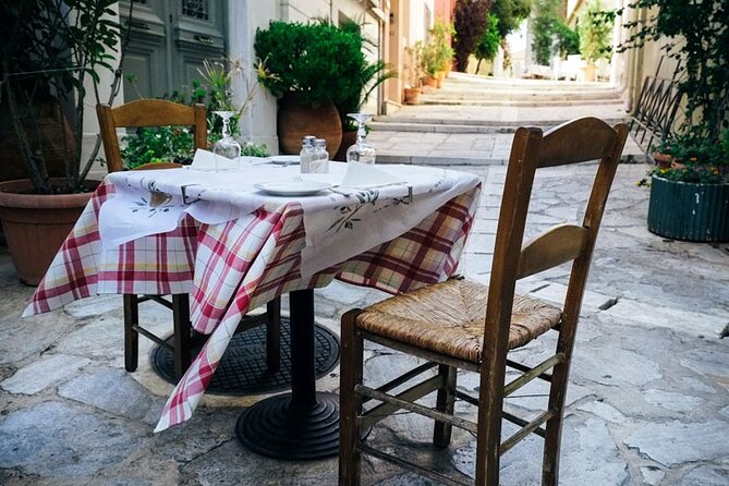Culinary Backstreets of Plaka - Athens Food Tour - Why a group of seven makes a difference