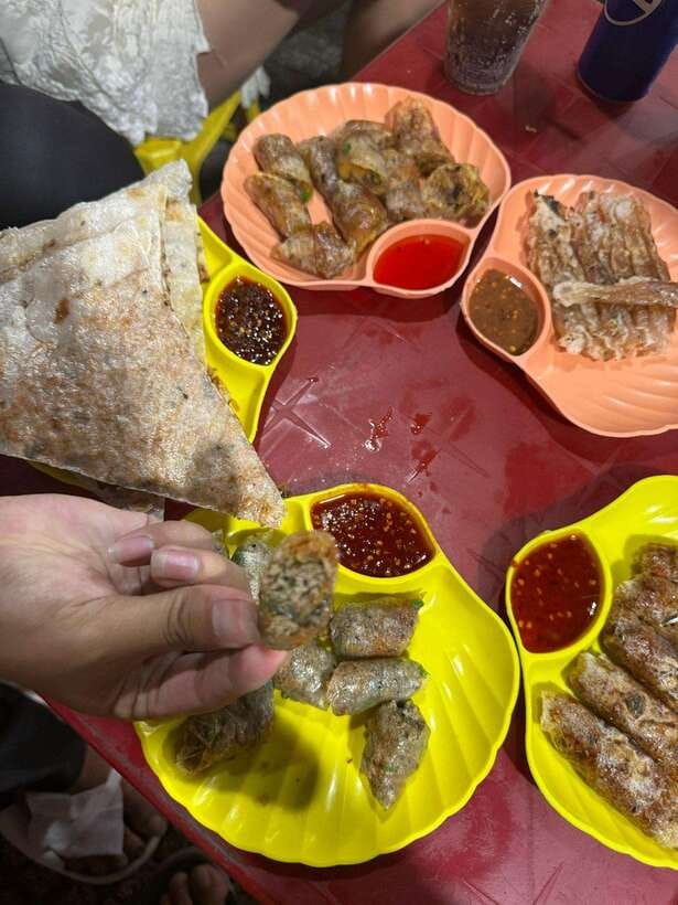 Da Nang City Street Food Private Tour With Local Students - Two ways to handle the food costs