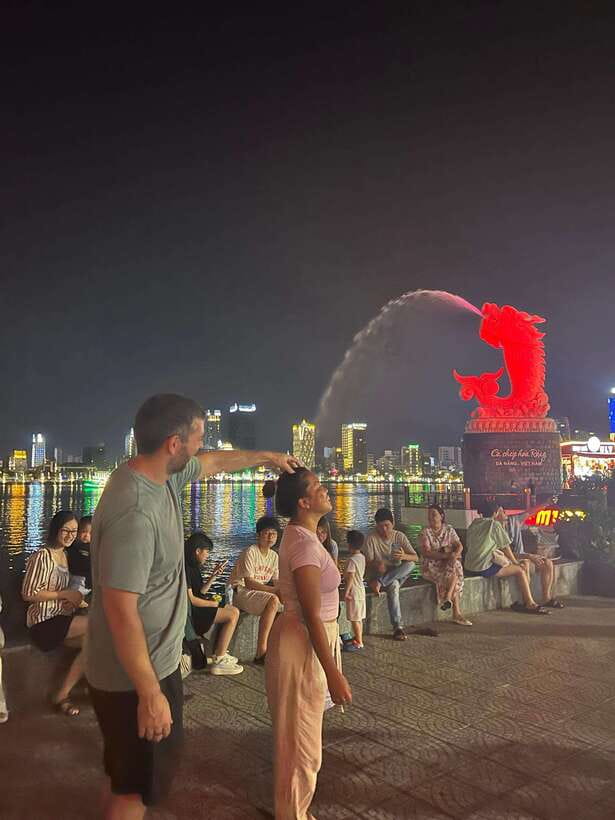 Da Nang: Culinary Tour by Night - Seafood dinner and the Nhau way of eating