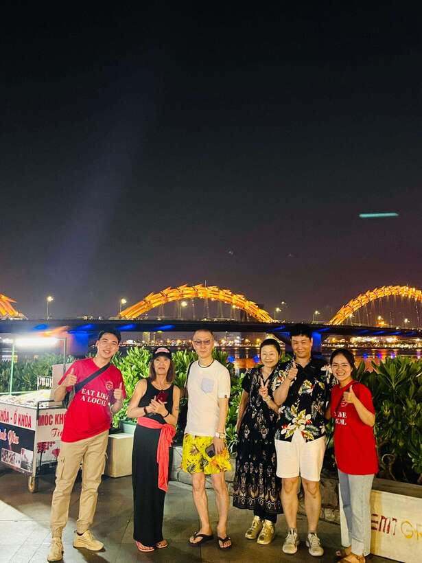 Da Nang: Culinary Tour by Night - Bridges and riverfront icons after dark