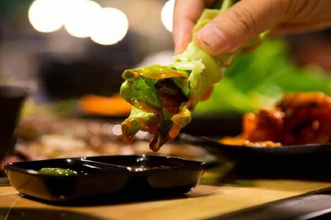 DaNang Night Foodie Tour-Sighseeing with Aodai Lady Rider Private - Five or seven dishes, with room for a big appetite