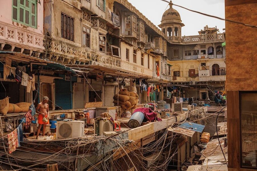 Delhi: Old Delhi's Street Food, Temples & Spice Market Tour - Jain temple traditions at Sri Digambar Jain Lal Mandir