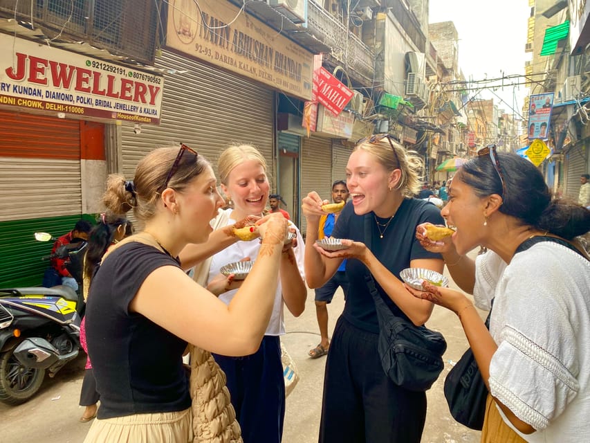 Delhi: Old Delhi's Street Food, Temples & Spice Market Tour - A Sikh gurdwara and its enormous community kitchen
