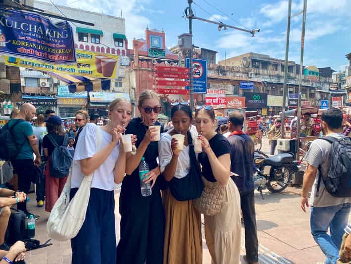 Delhi: Old Delhi's Street Food, Temples & Spice Market Tour - The rickshaw ride through market traffic