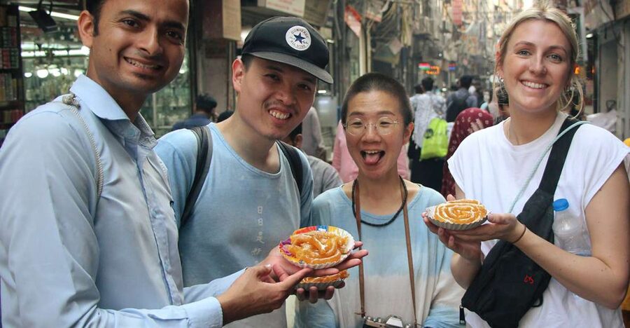 Delhi: Old Delhi Street Food Tour with Rickshaw Ride - Starting in Chandni Chowk by Metro