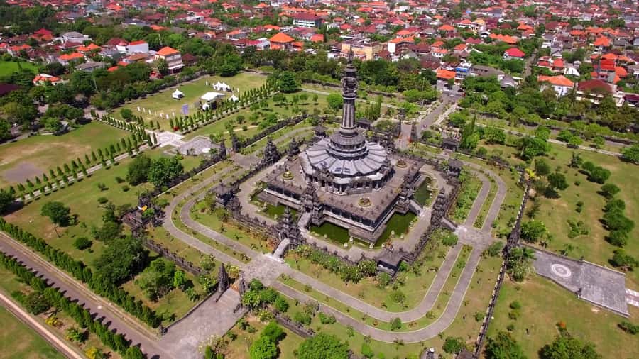 Denpasar: Museum, Traditional Market and Food Tasting Tour - Pasar Badung, where the tour becomes more sensory