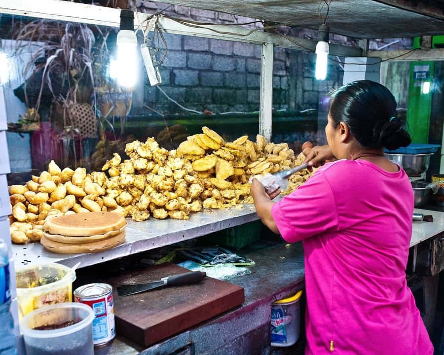 Denpasar: Night Street Food Walking Tour - First tastes in Denpasar’s side streets