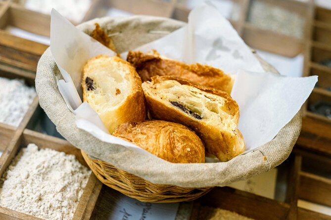 Devour Bordeaux: Ultimate Food & Wine Tasting Tour - A daily dish at Remparts Café