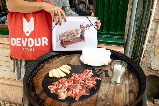 Devour Lisbon: The Ultimate Portuguese Food Tour - O Gaiteiro and the traditional lunch table