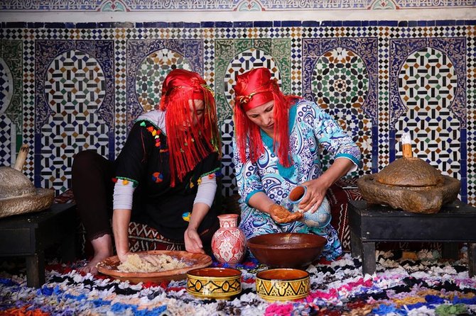 Discovery of Moroccan Culinary Heritage, History and Secrets - Language, group size, and practical details