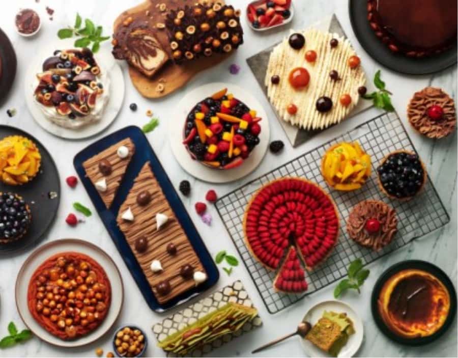 Dubai: Luxury Dinner Buffet at Gastronomy Atlantis The Royal - Who will enjoy Gastronomy most?