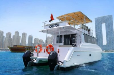 Luxury Sightseeing Cruise with Food and Drinks