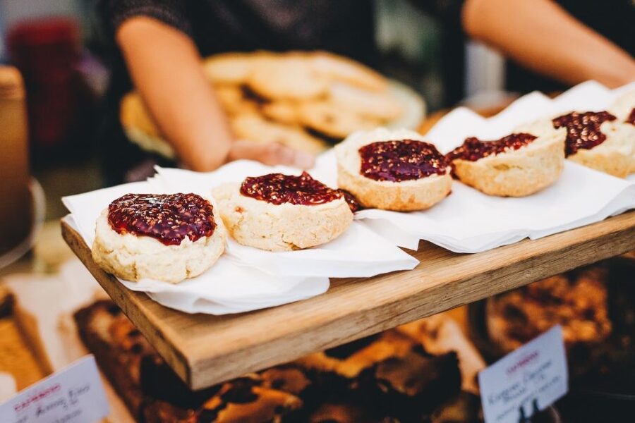 Dublin: Delicious Walking Food Tour - Crossing both sides of the River Liffey