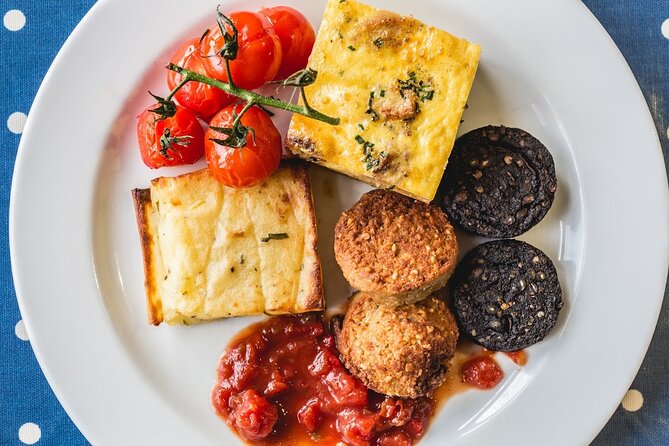 Dublin Historical Centre Food Tour with 8 Food Tastings & Drinks - Warm sausage rolls and a secret bite on Essex Street