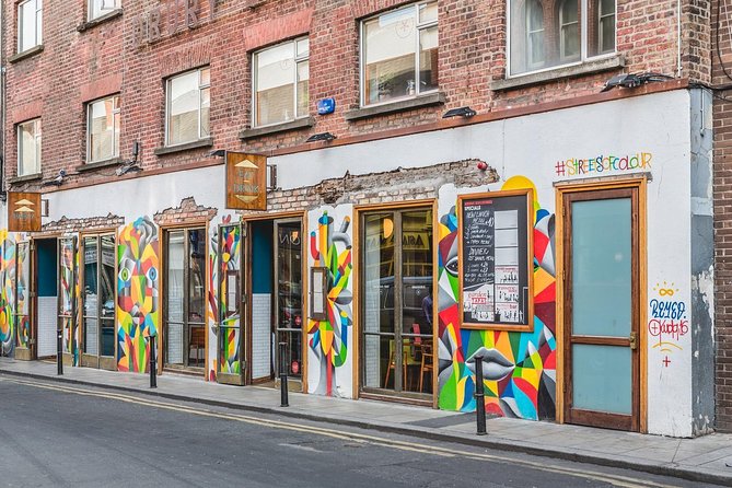 Dublin Historical Centre Food Tour with 8 Food Tastings & Drinks - Traditional Irish dishes in Temple Bar