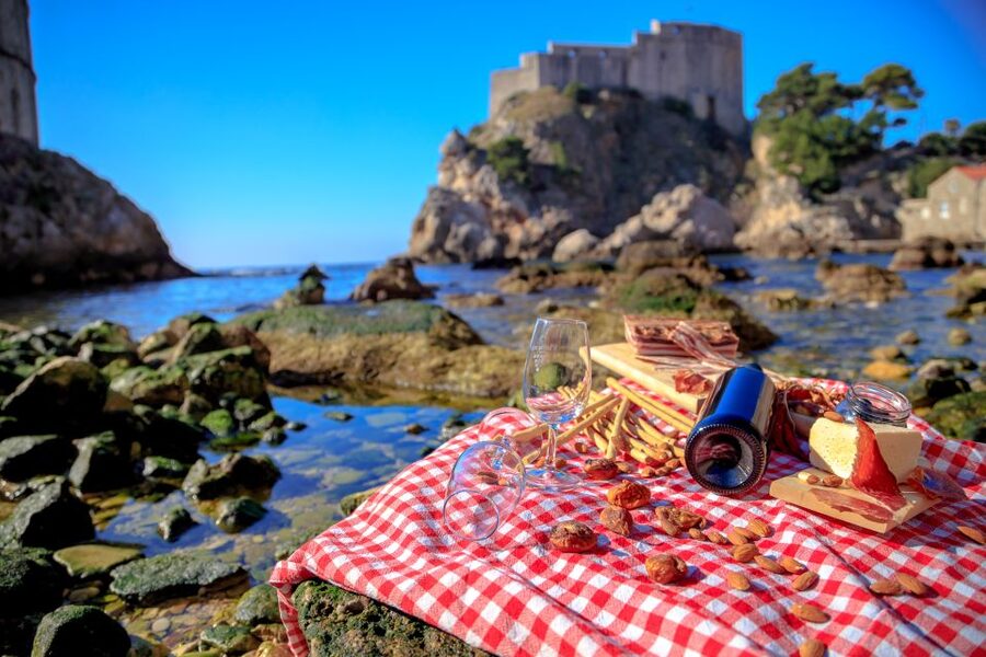 Dubrovnik Gastronomy: 3-Hour Food and Wine Tour - The second restaurant: more dishes and more local context