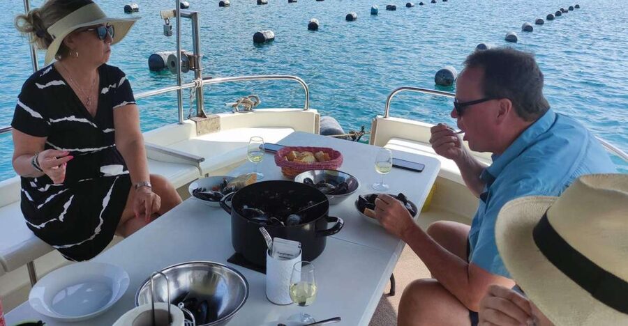 Dubrovnik: Oyster, Mussles, and Wine Tasting Tour in Ston - Ston: walls, salt pans, and a short walk