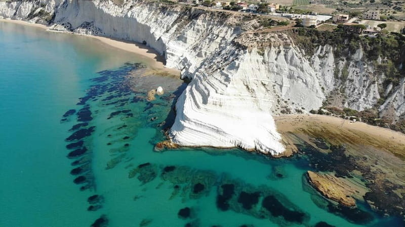 E-Bike: Adventure to the Scala dei Turchi, Sicilian Villages, and a food experience - What the guide and group size add