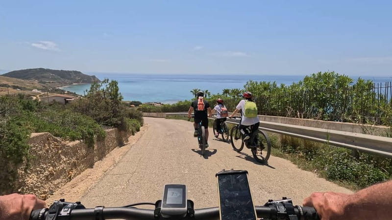 E-Bike: Adventure to the Scala dei Turchi, Sicilian Villages, and a food experience - The short van ride from Agrigento