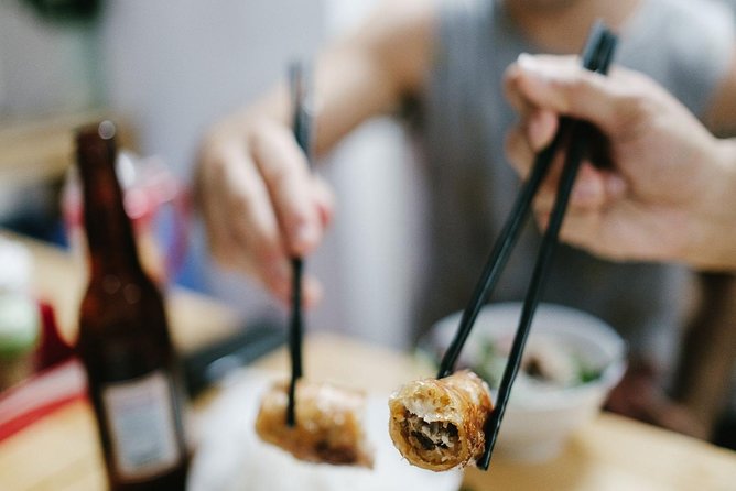Eat Like a Local: Hanoi Street Food Adventure - Group size, timing, and comfort