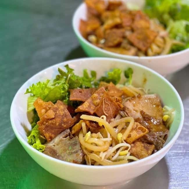 Eat Like a Local – Hoi An Evening Food Tour - Five to six dishes, chosen for their local connection
