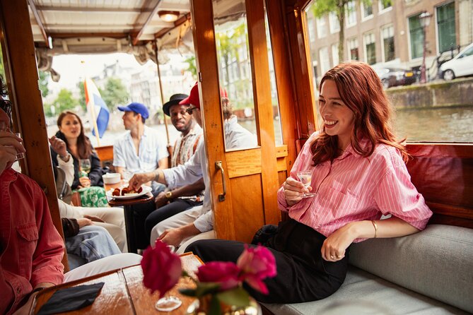 Eating Amsterdam: Food Tour & Canals Cruise - Starting with apple pie at Papeneiland