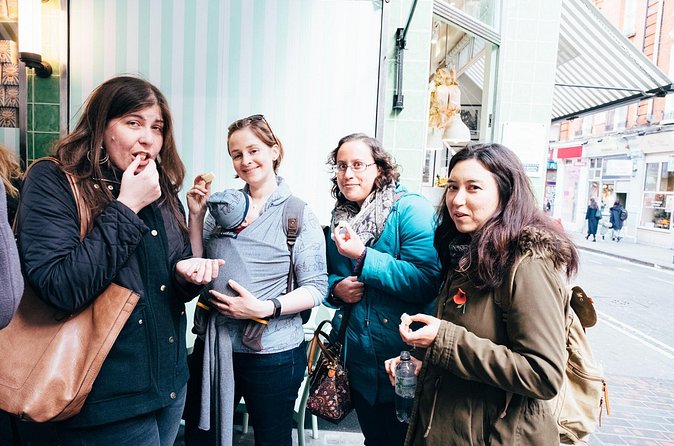 Edinburgh Cheese Crawl : Guided Food Tour - Weather, seating, and group size