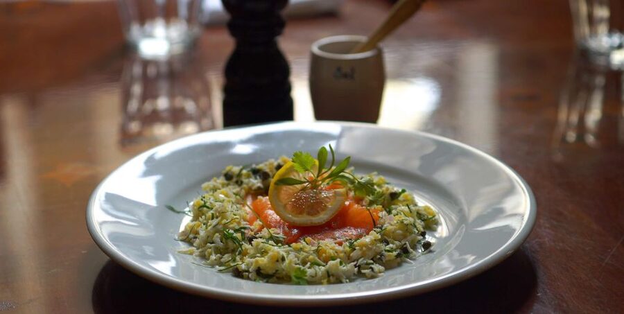 Edinburgh: Food & Drink Tasting Tour - Guides Who Add More Than Directions