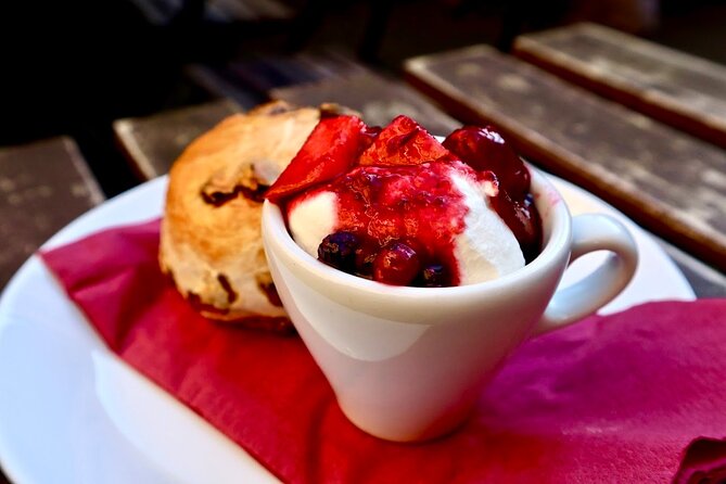 Edinburgh Food Tour with Scotch, Haggis, a Secret Dish & More - Scotch tasting with a local explanation