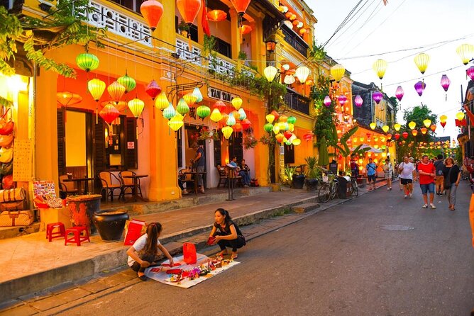 Evening Walking Food Tour, folk game and lantern boat - Key points to know before booking