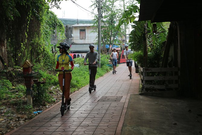 Explore Bangkok by E-Scooter & Try Street Food - Yaowarat Road and Chinatown street food