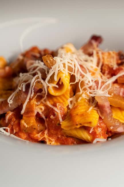 Florence: Art of Pasta Cooking Workshop with Food and Wine - What the Michelin background adds