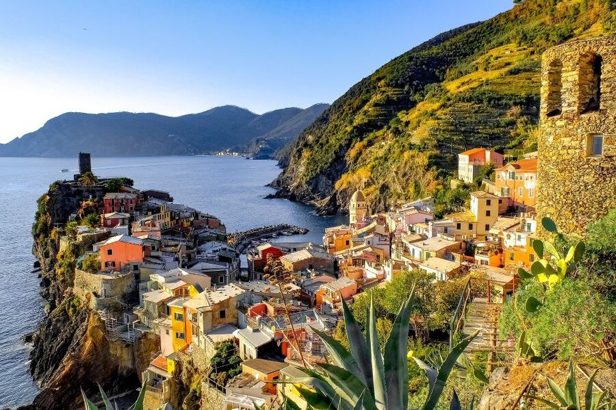Florence: Cinque Terre Day Trip with Optional Street Food - Monterosso: the day’s longest village stop