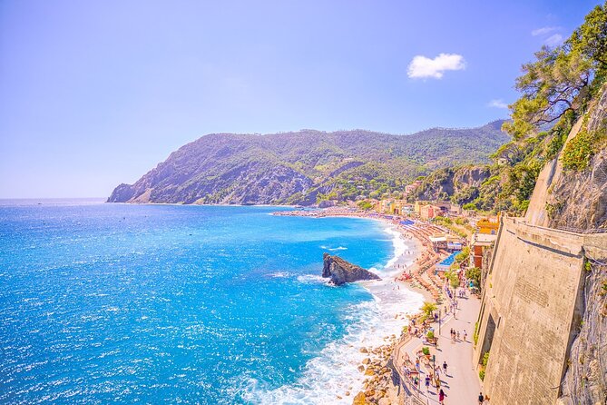 Florence: Cinque Terre Park Day Trip with Optional Street Food - Manarola: your first look at the Cinque Terre cliffs