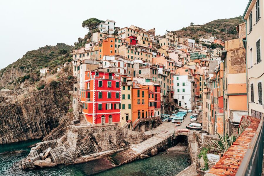 Florence: Day Trip to Cinque Terre with Optional Street Food - The early coach ride from Florence
