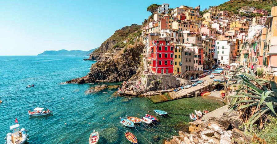 Florence: Day Trip to Cinque Terre with Optional Street Food - Riomaggiore and the first taste of Cinque Terre