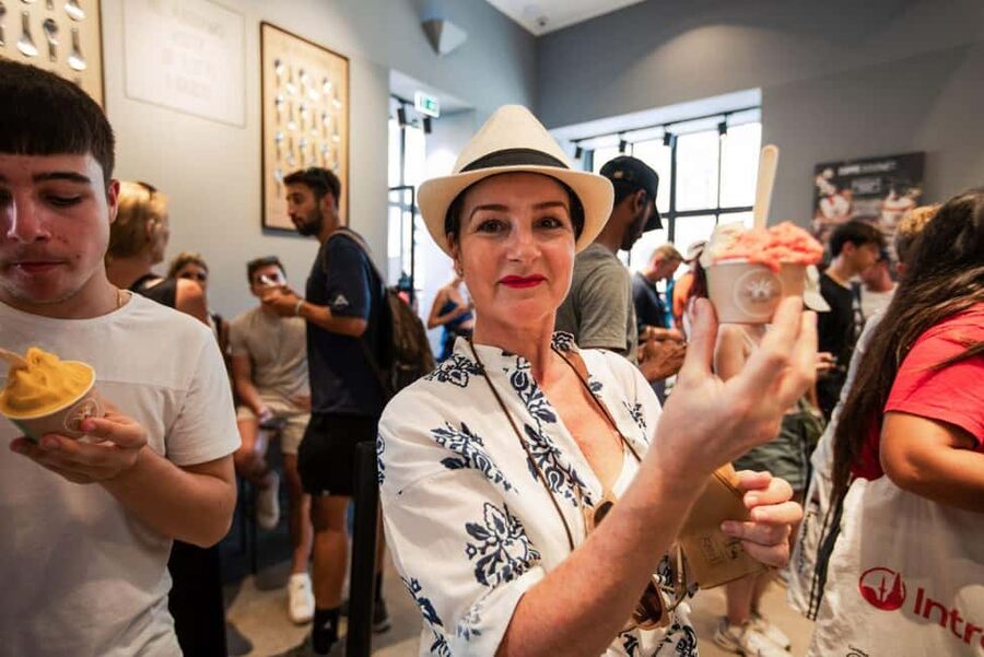 Florence Foodies Tour: Savor Tuscan Flavors & Fine Wine - Piazza della Signoria and the heart of Florence