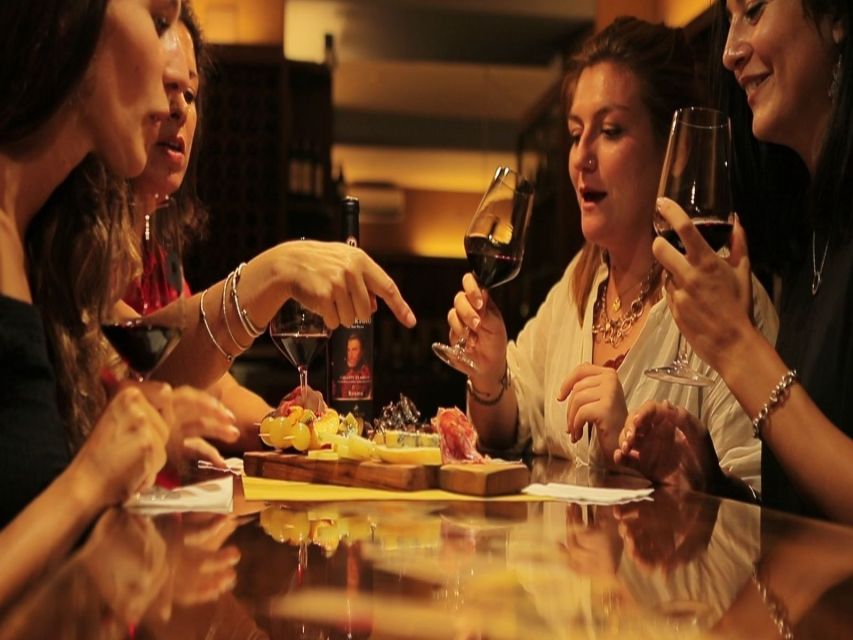 Florence Foodies Tour: Savor Tuscan Flavors & Fine Wine - Casa Martelli and the rhythm of a food walk