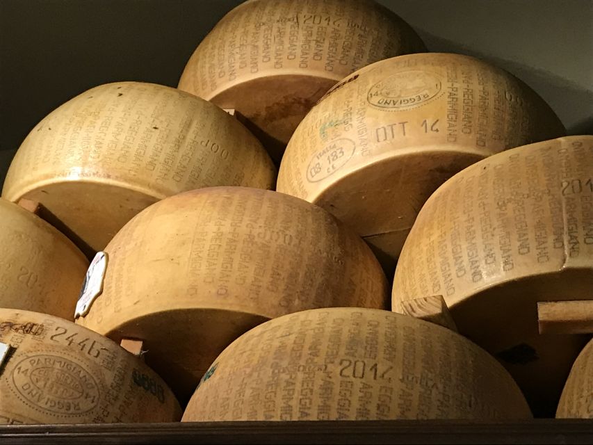 Florence: Guided Food Tour with Fiorentina Steak and Wine - Starting near Ponte Vecchio