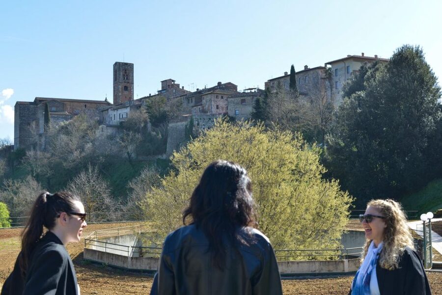 Florence: San Gimignano & Volterra Day Trip with Food & Wine - Winery time: Vernaccia, Chianti, and the Tuscan setting