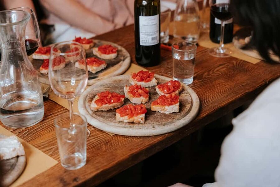 Florence: Small-Group Sunset Food & Wine Tour in Oltrarno - Sunset walking is part of the value