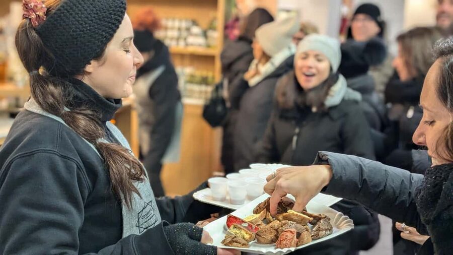 Florence Street Food Walking Tour with Wine in Duomo Area - Who should book this Florence food tour?