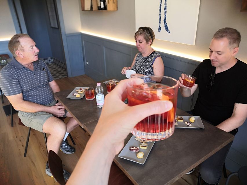 Florence: Sunset Wine and Food Tour - Ending with vin santo, biscotti, or gelato