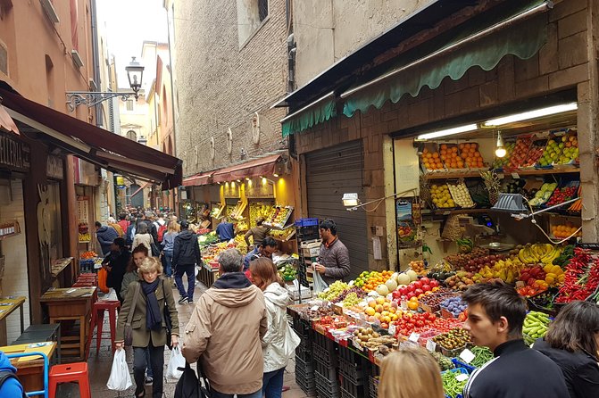 Food markets tour with a local! - What the tastings may look like