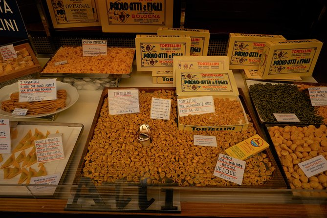 Food markets tour with a local! - The guide makes the difference